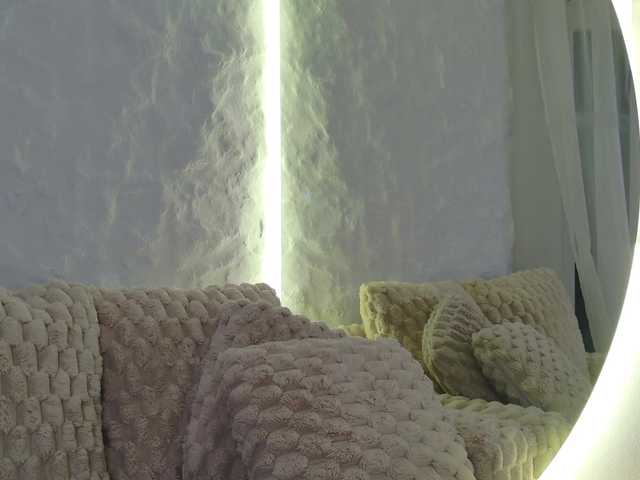 Moniqque live webcam show
