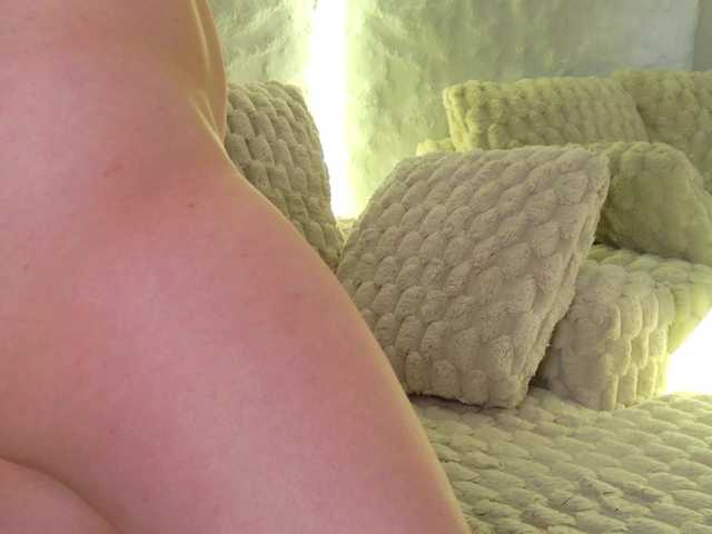 Moniqque live cam on BongaCams