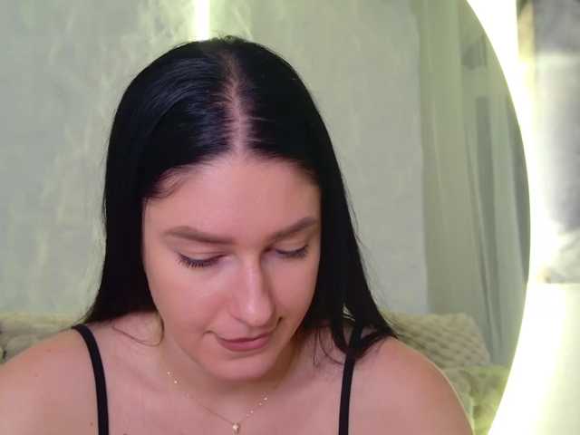 Moniqque live cam preview