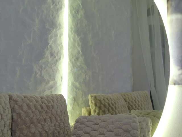 Moniqque live webcam show