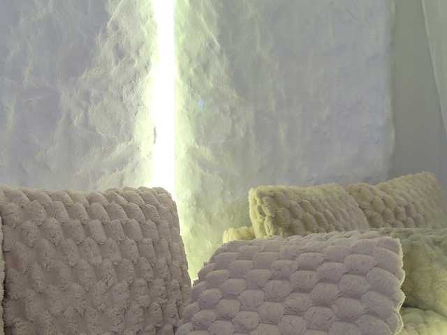 Moniqque live webcam show