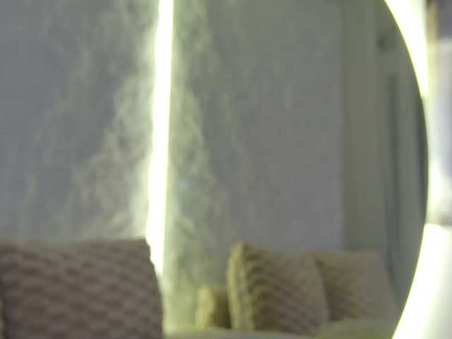 Moniqque, en directo ahora en BongaCams