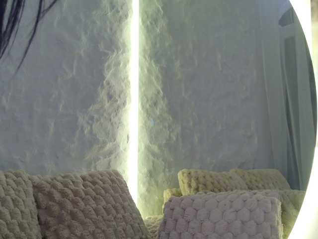Moniqque live cam preview