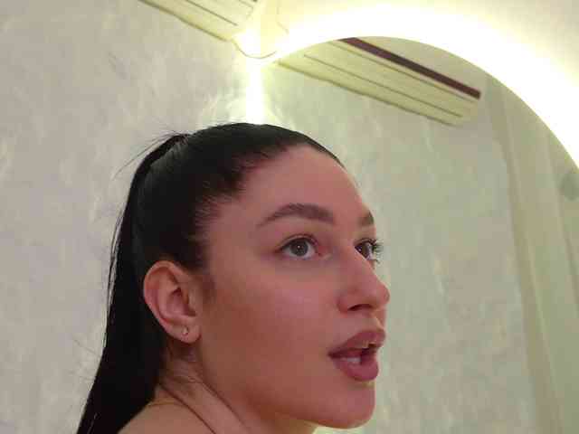 Moniqque