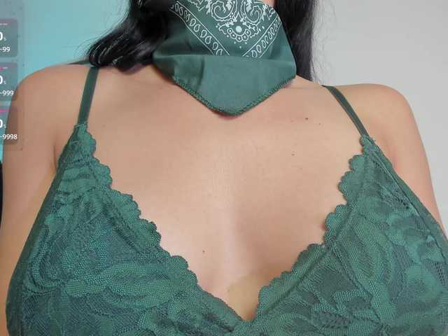 lisvandre live cam on BongaCams