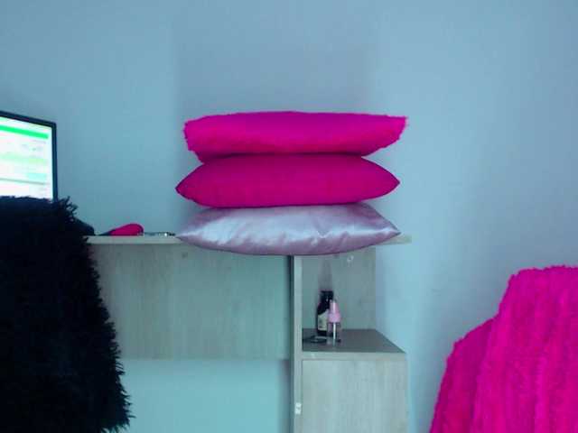 milytylor live cam on BongaCams