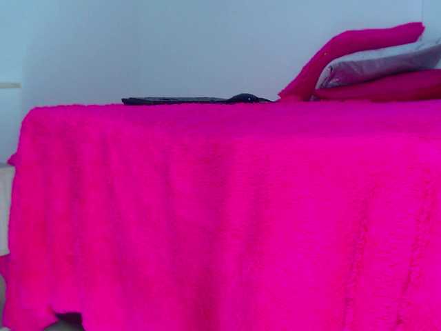 milytylor live cam on BongaCams
