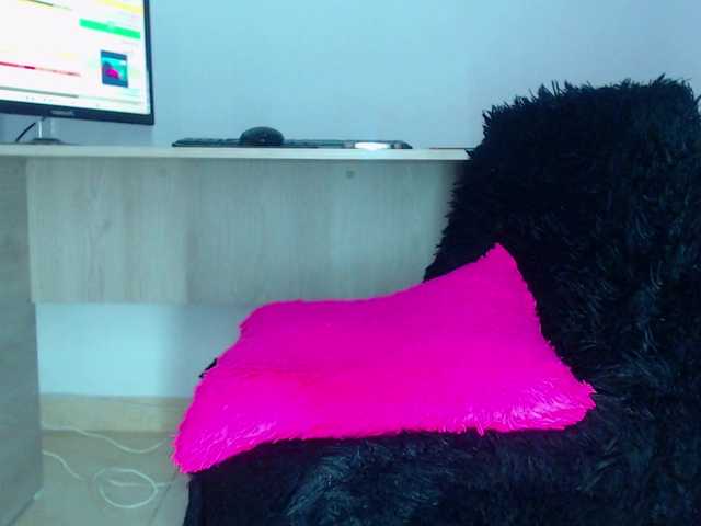 milytylor live cam on BongaCams