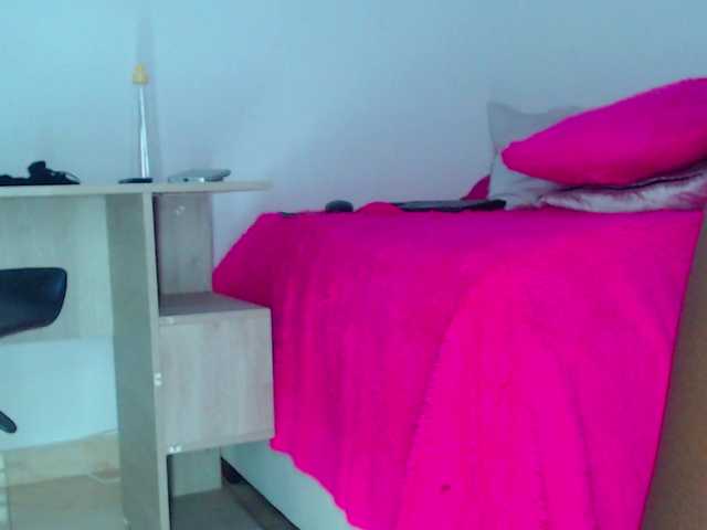 milytylor live cam on BongaCams