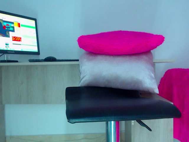 milytylor live cam on BongaCams