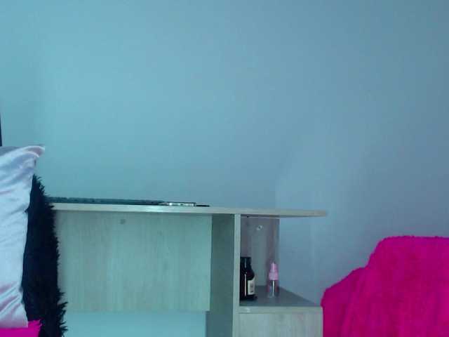 milytylor live cam on BongaCams