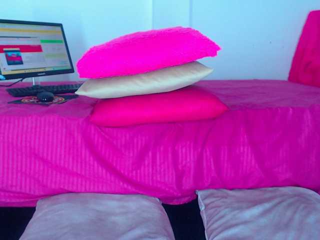 milytylor live cam on BongaCams