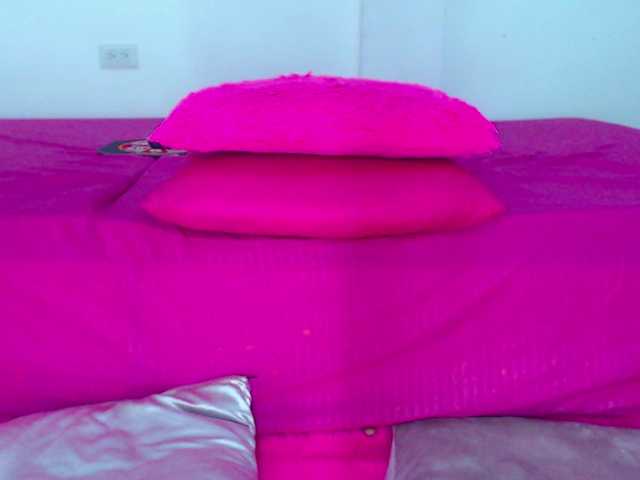 milytylor live cam on BongaCams