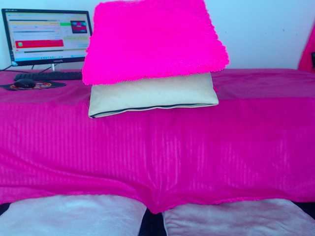 milytylor live cam on BongaCams