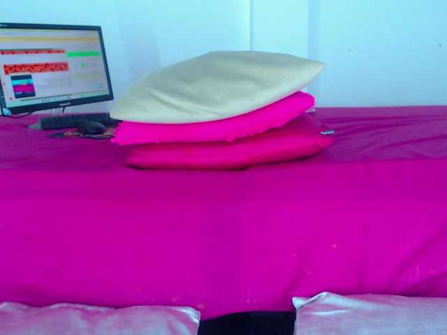 milytylor live cam on BongaCams