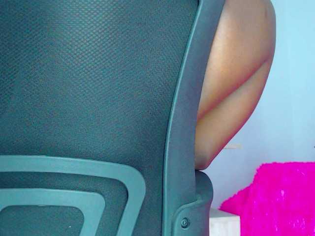 milytylor live cam on BongaCams