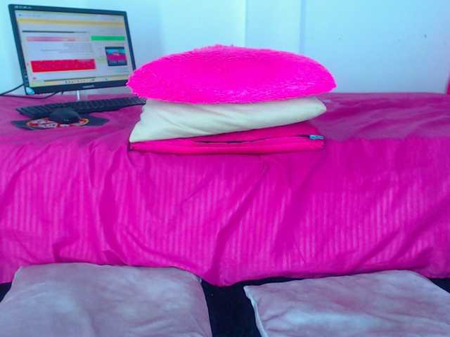 milytylor live cam on BongaCams