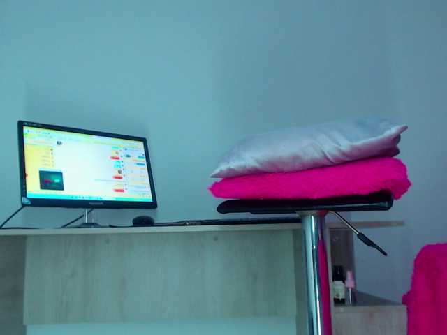 milytylor live cam on BongaCams