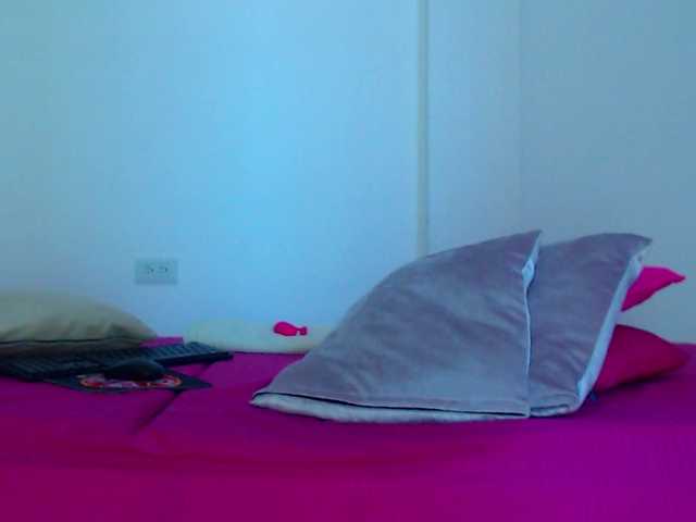 milytylor live cam on BongaCams
