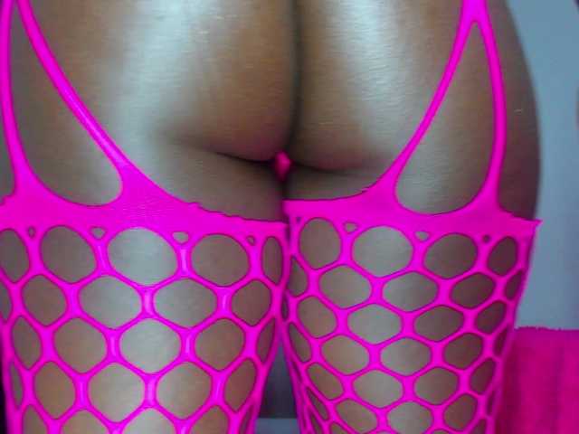 milytylor live cam on BongaCams