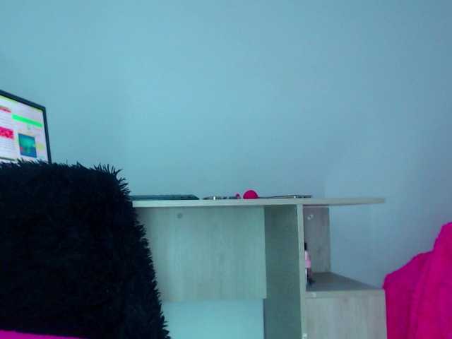 milytylor live cam on BongaCams