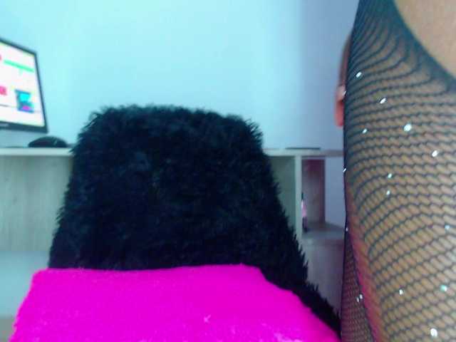 milytylor live cam on BongaCams