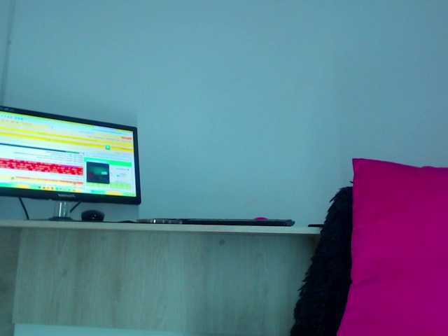 milytylor live cam on BongaCams