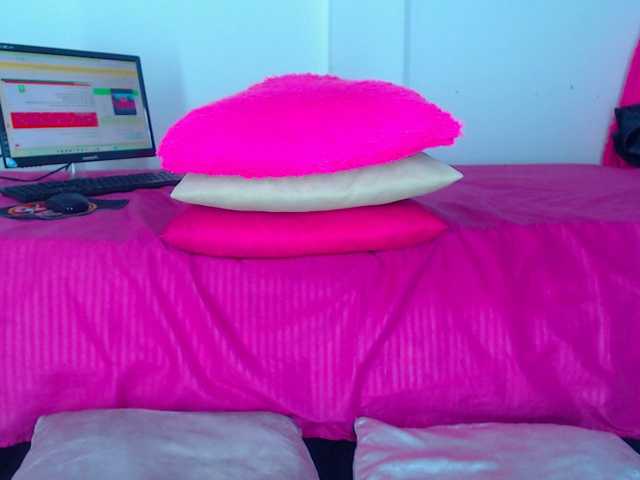 milytylor, en directo ahora en BongaCams