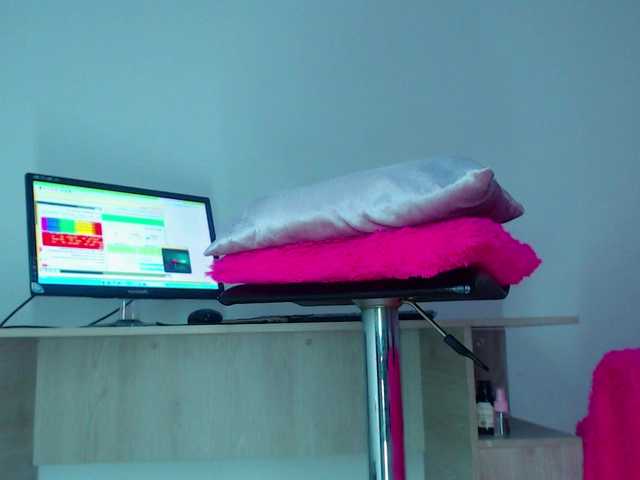 milytylor live cam on BongaCams