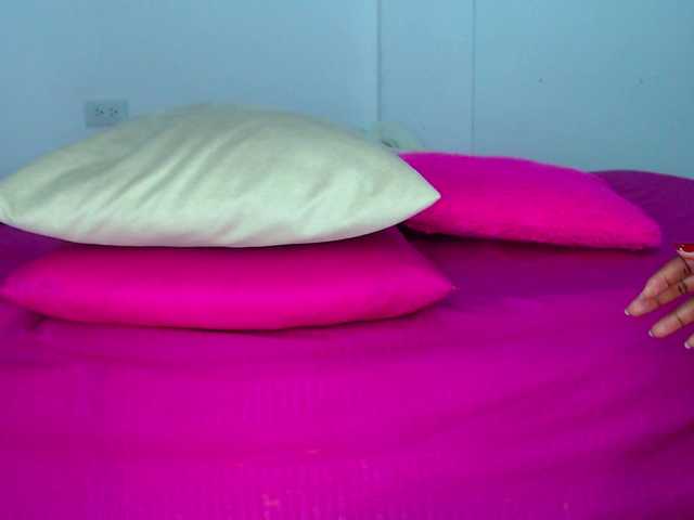 milytylor live cam on BongaCams