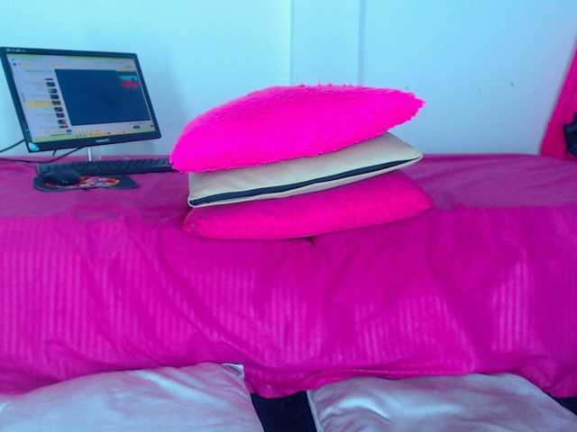 milytylor live cam on BongaCams