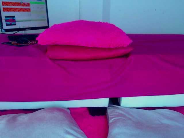 milytylor live cam on BongaCams