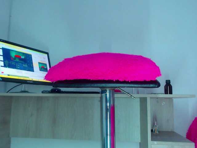 milytylor live cam on BongaCams