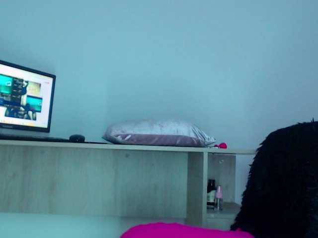 milytylor live cam on BongaCams