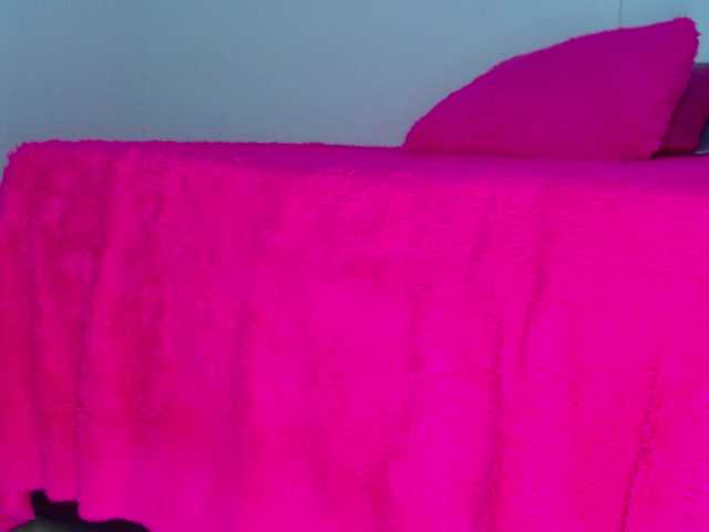 milytylor live cam on BongaCams