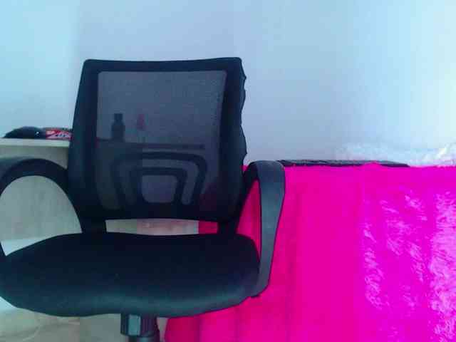 milytylor webcam