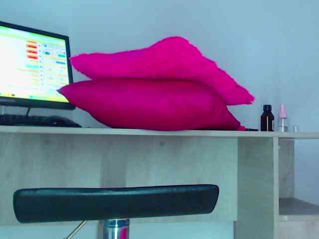 milytylor webcam