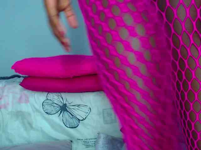 Milytylor's cam show statistics and live stream