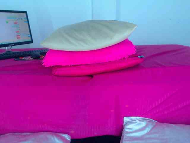 milytylor webcam