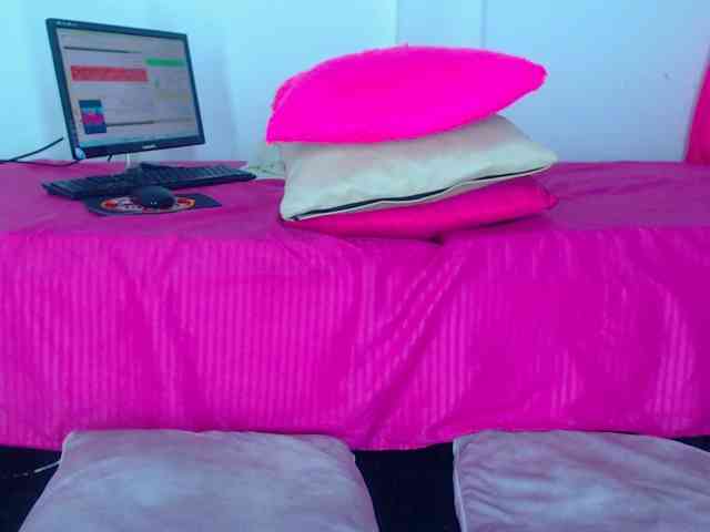 milytylor webcam