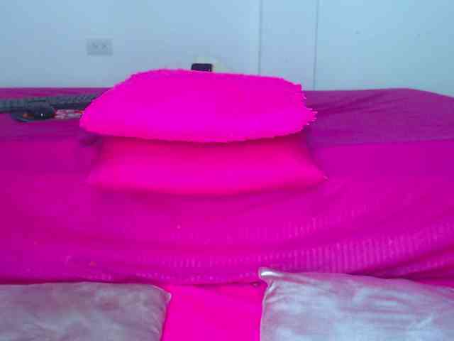 milytylor webcam