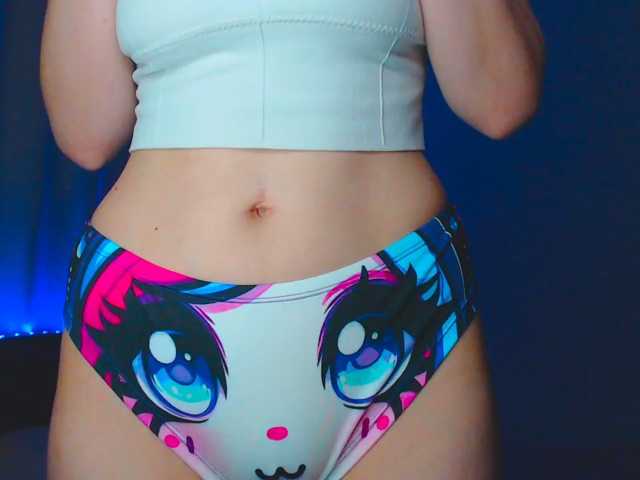 Emelicristal live cam on BongaCams