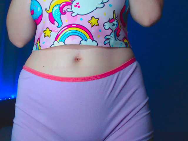 Emelicristal live cam on BongaCams
