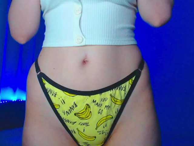 Emelicristal live cam on BongaCams