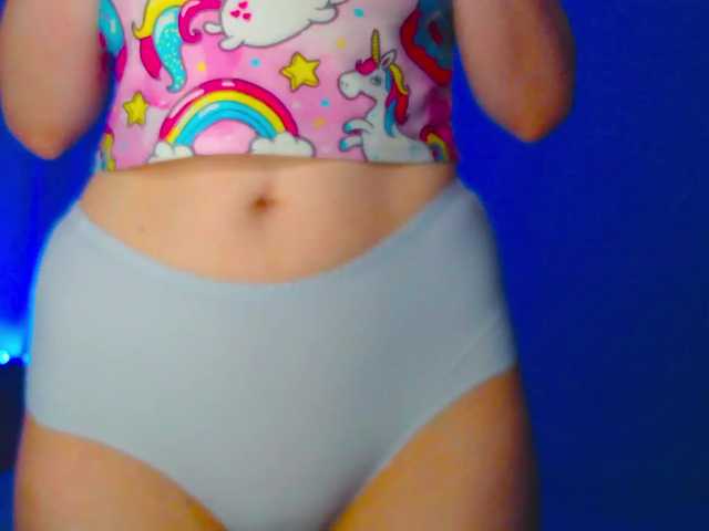 Emelicristal live cam on BongaCams