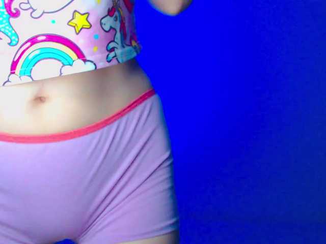 Emelicristal live cam on BongaCams