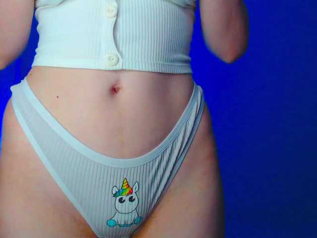 Emelicristal live webcam show