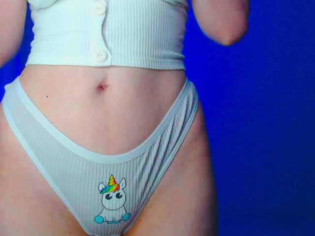 Emelicristal live webcam show