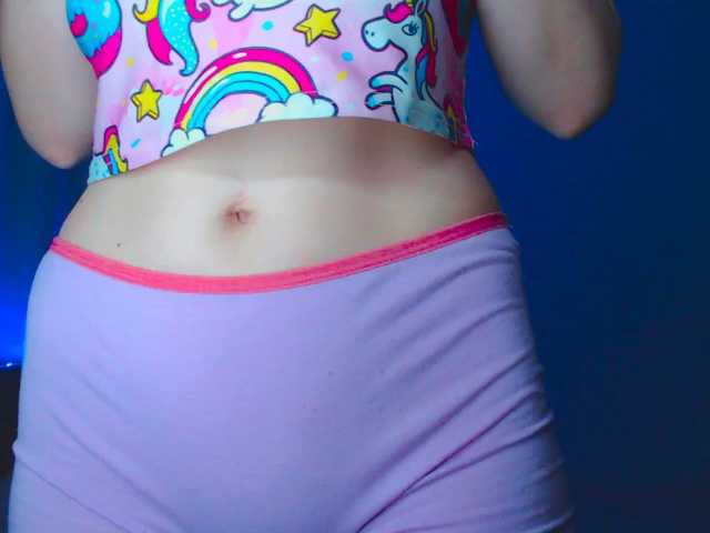 Emelicristal live cam on BongaCams