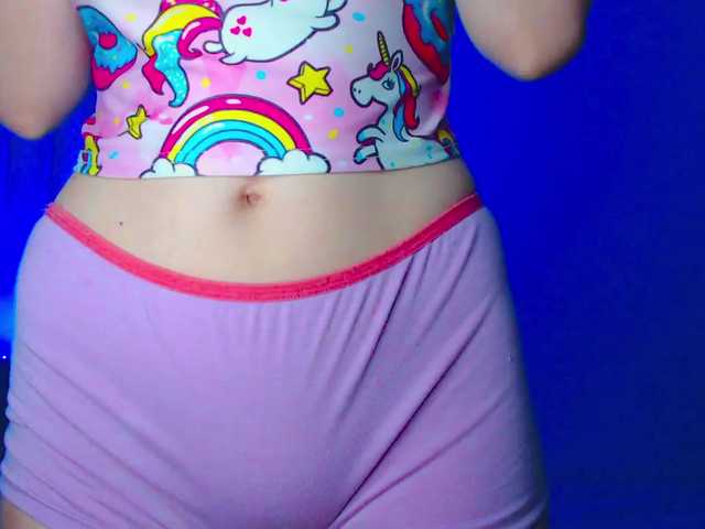 Emelicristal live cam on BongaCams